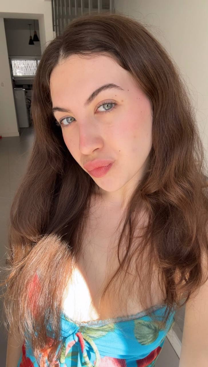 Nude girl Amber in Oakland