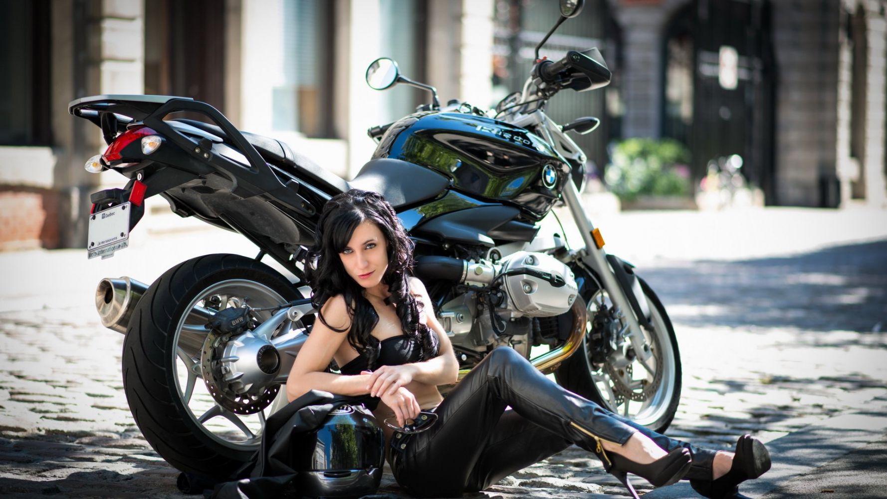 European women on bikes in Oakland