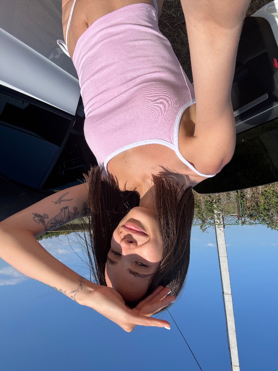 Sexy model Tina in Oakland